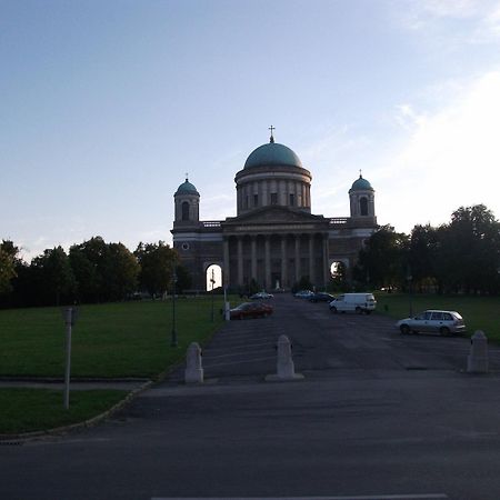 Bed and Breakfast Ria Panzio Эстергом Экстерьер фото