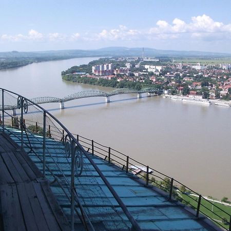Bed and Breakfast Ria Panzio Эстергом Экстерьер фото