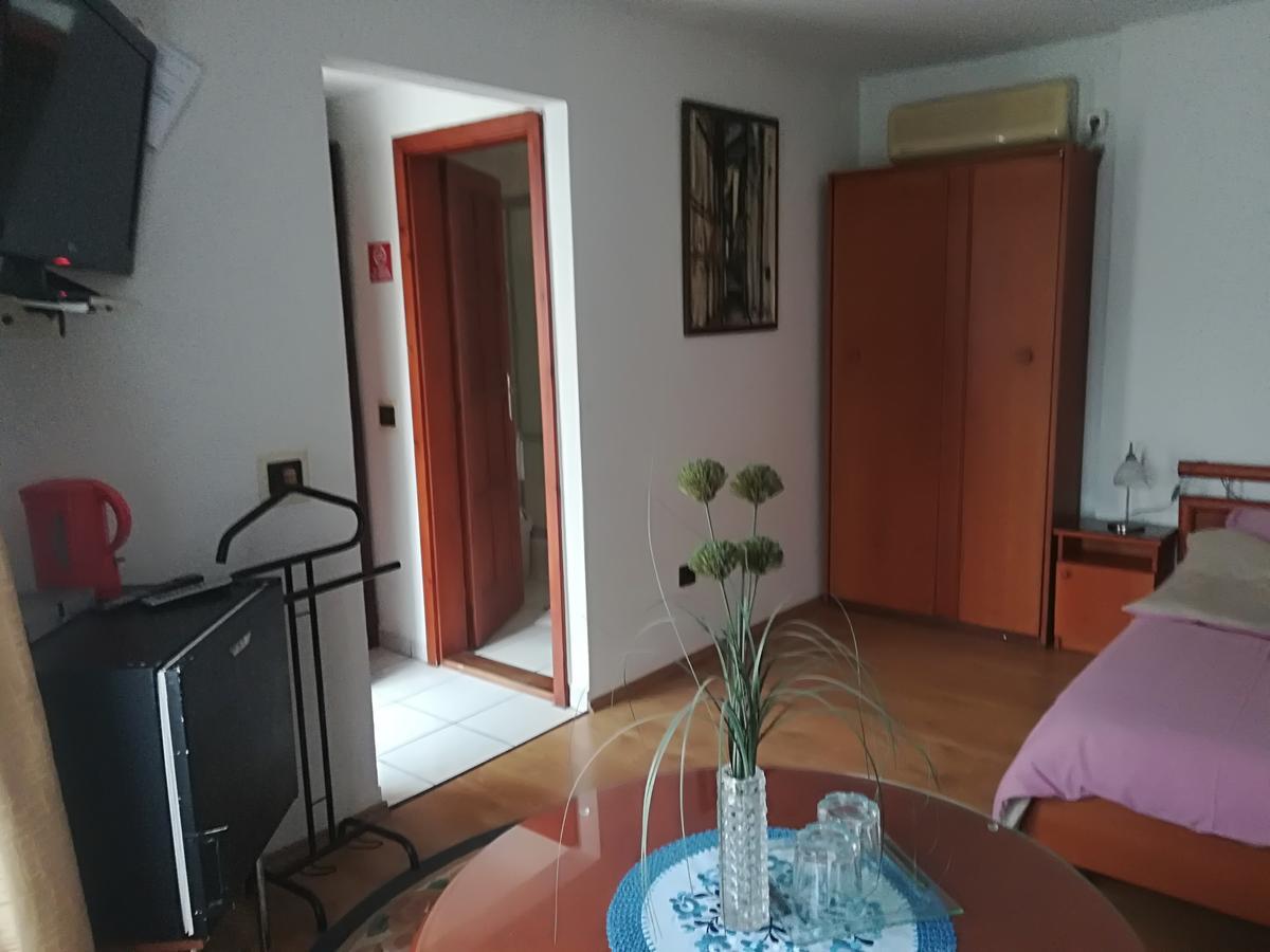 Bed and Breakfast Ria Panzio Эстергом Экстерьер фото