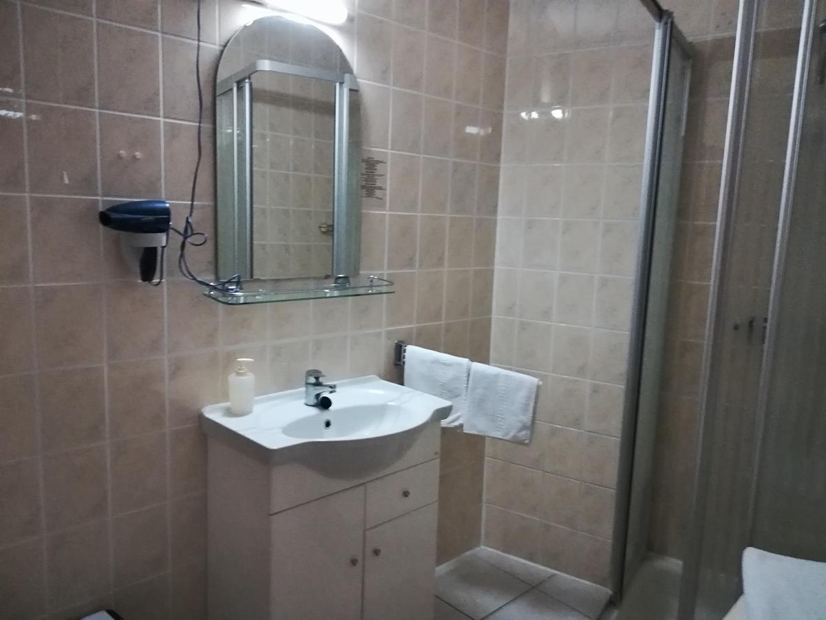 Bed and Breakfast Ria Panzio Эстергом Экстерьер фото