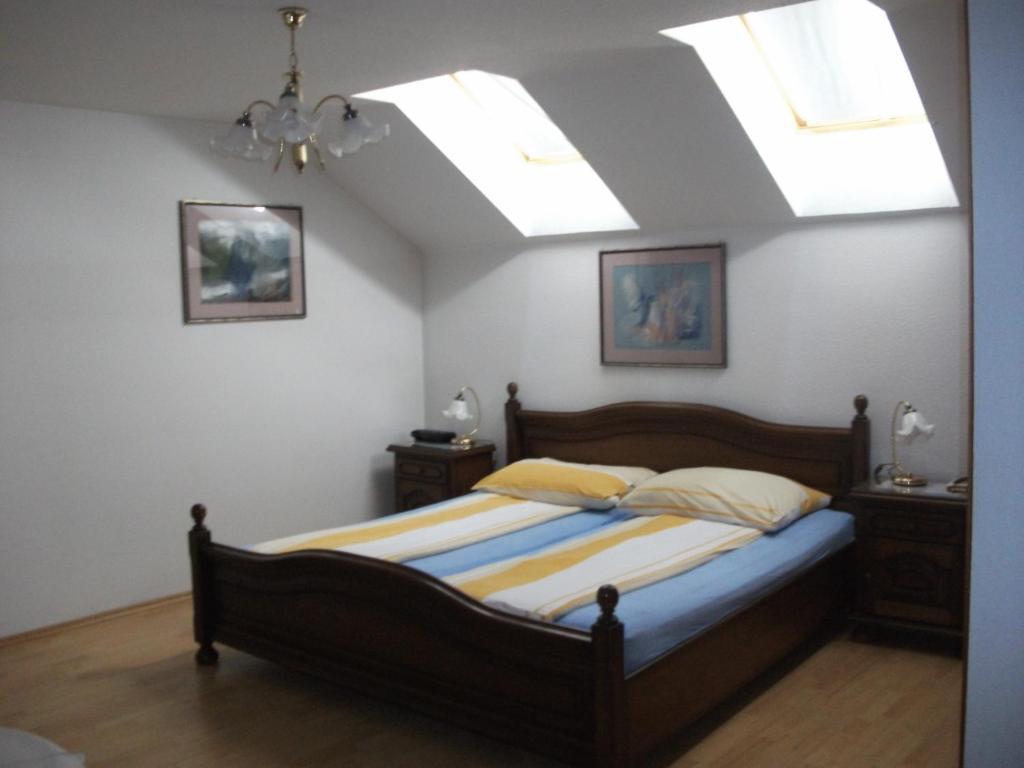 Bed and Breakfast Ria Panzio Эстергом Экстерьер фото