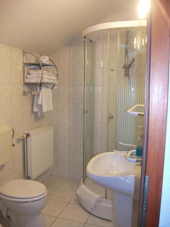 Bed and Breakfast Ria Panzio Эстергом Экстерьер фото